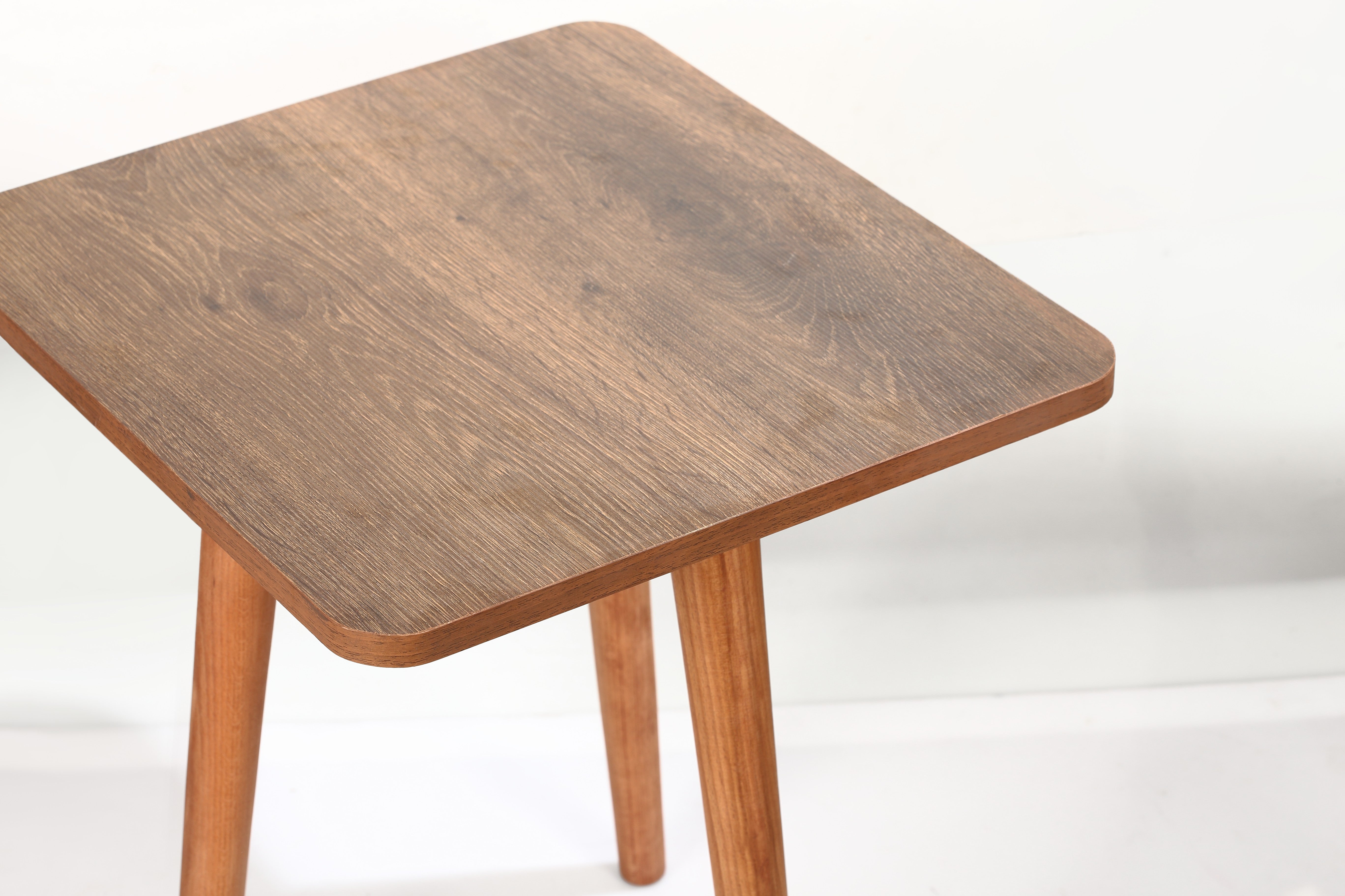 Square Table ZAN legs Walnut-Brownish